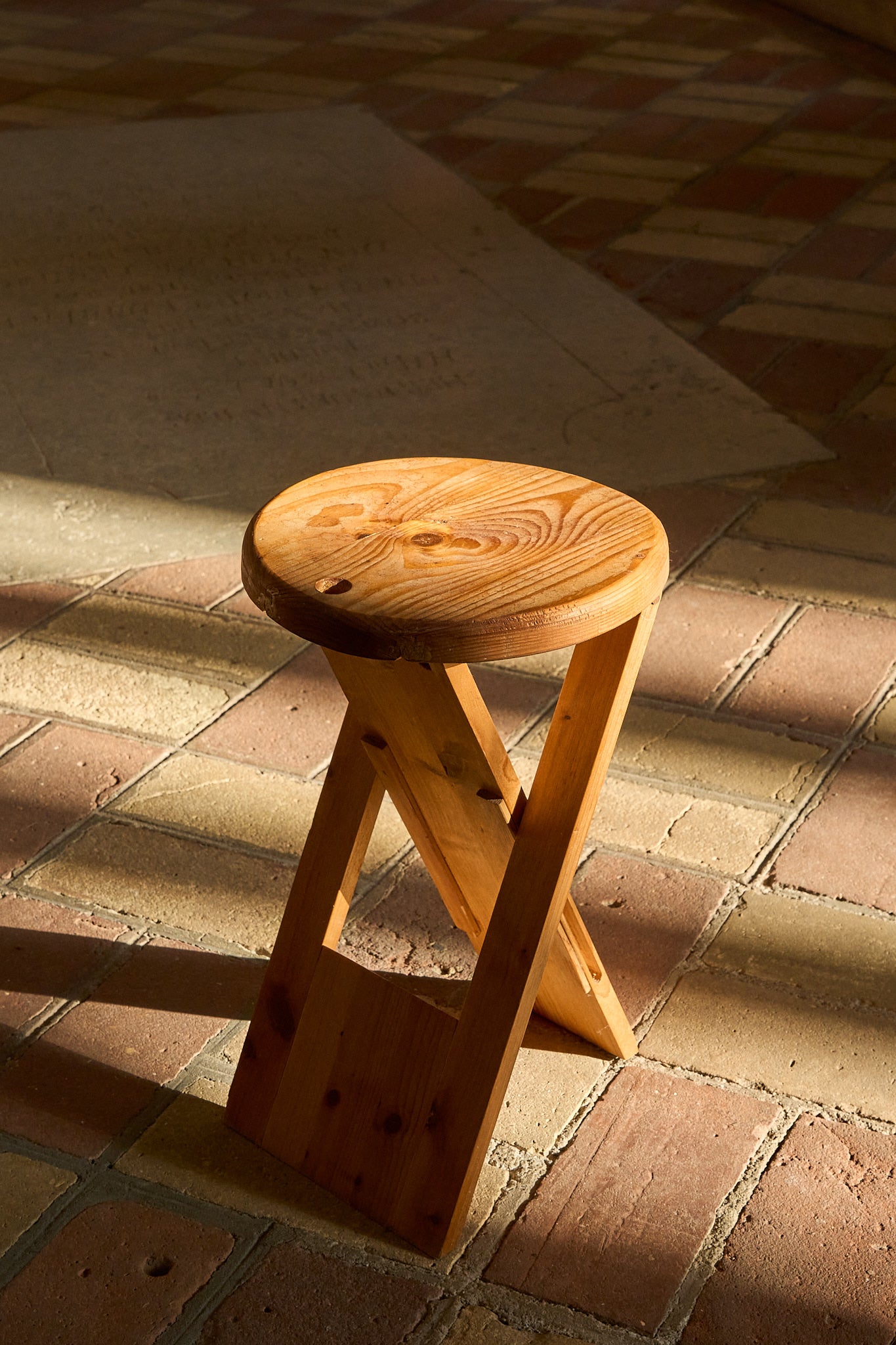Small stool / side table in solid pine, Danish design from the 1970s.