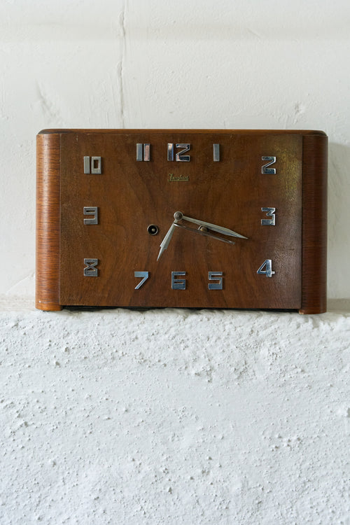 Junghans Art Deco Wall Clock in Walnut with Metal Numerals, Germany, 1930s
