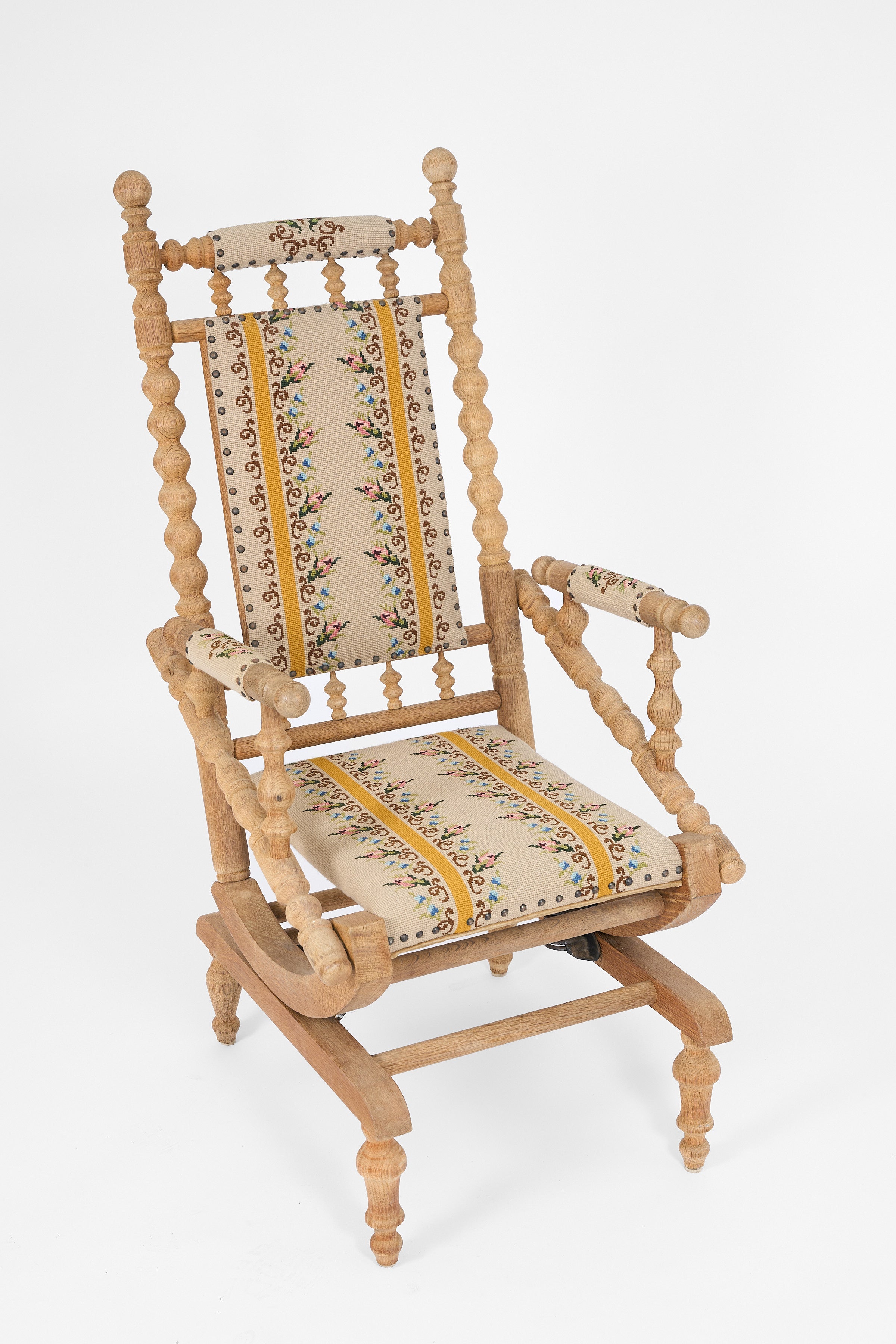Scandinavian Folk Art Rocking Chair in Oak